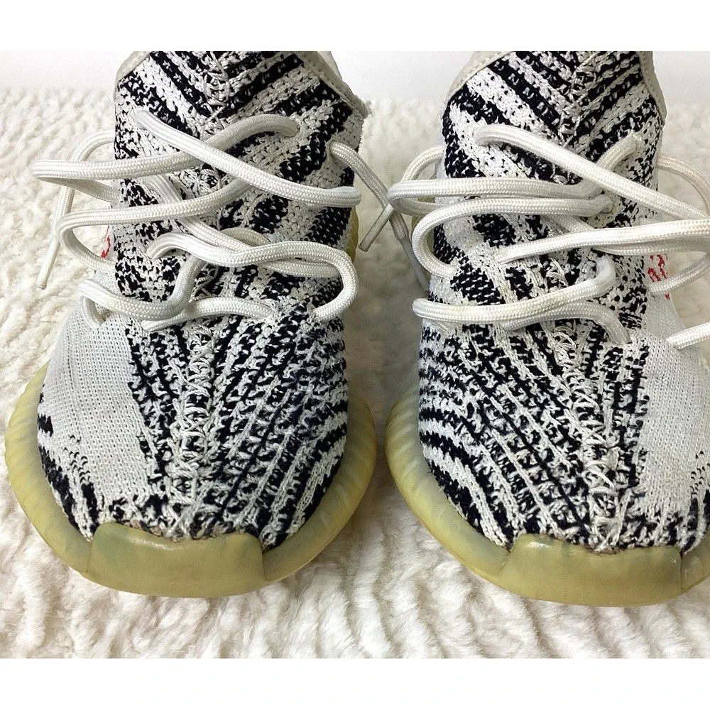 Adidas Yeezy Shoes V2 Boost 350 Men's Size 7 Low Zebra, Moderate Wear